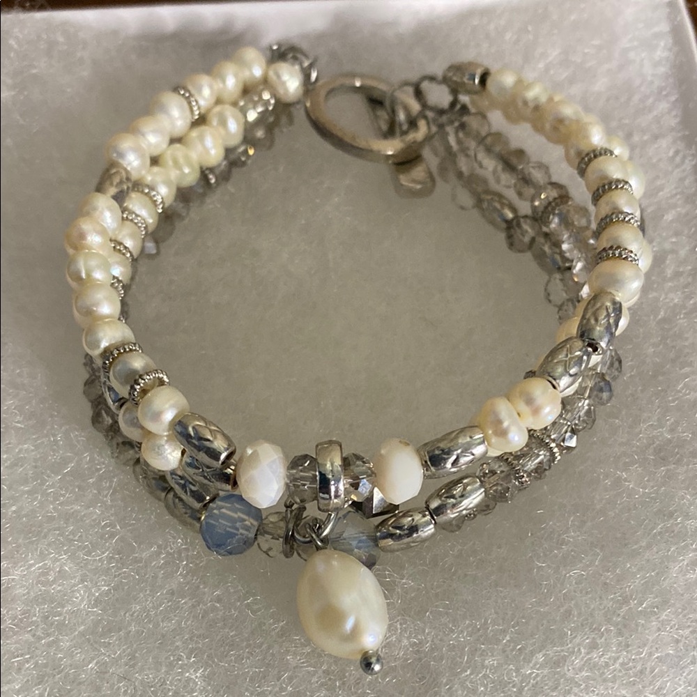 Real pearl, crystal, and Silver Bracelet
